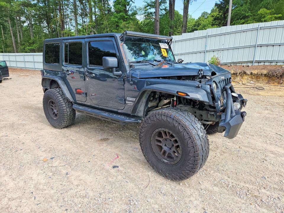 61116556 :رقم المزاد ، 1C4BJWDG6JL858962 vin ، 2018 Jeep Wrangler Unlimited مزاد بيع