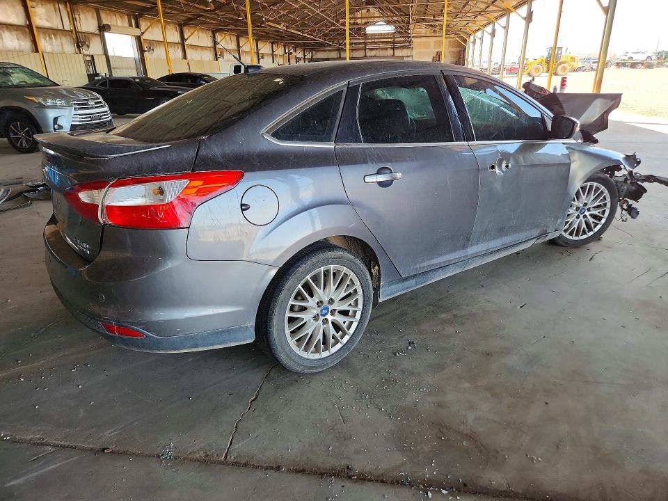 2013 Ford Focus მანქანა იყიდება აუქციონზე, vin: 1FADP3J26DL177824, აუქციონის ნომერი: 62532936