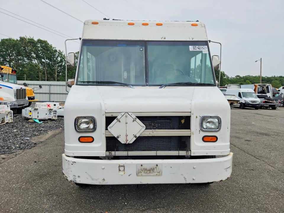 Продажа на аукционе авто 2001 Freightliner Mt45 Chassis, vin: 4UZAANBWX1CH52853, номер лота: 61421026