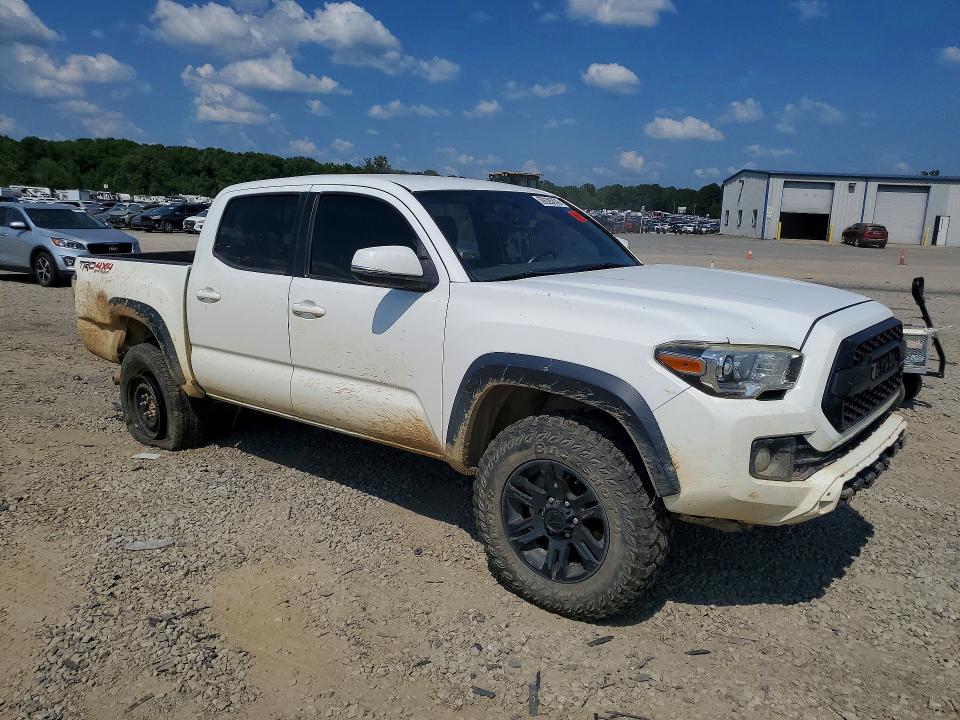 59326276 :رقم المزاد ، 5TFCZ5AN5HX065181 vin ، 2017 Toyota Tacoma مزاد بيع