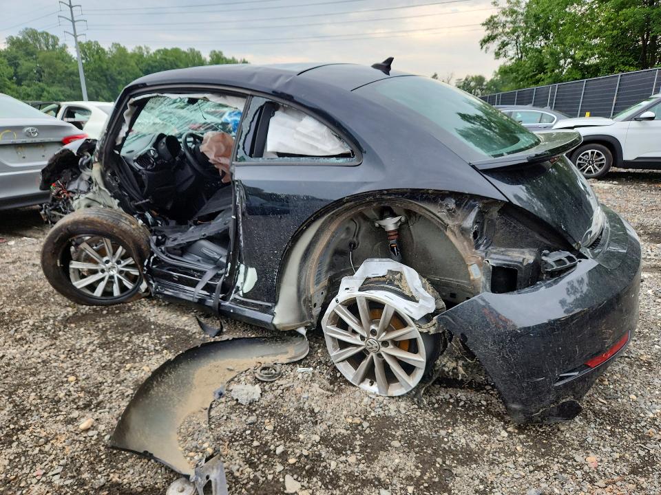 Aukcja sprzedaży 2018 Volkswagen Beetle, vin: 3VWFD7ATXJM714147, numer aukcji: 60074826