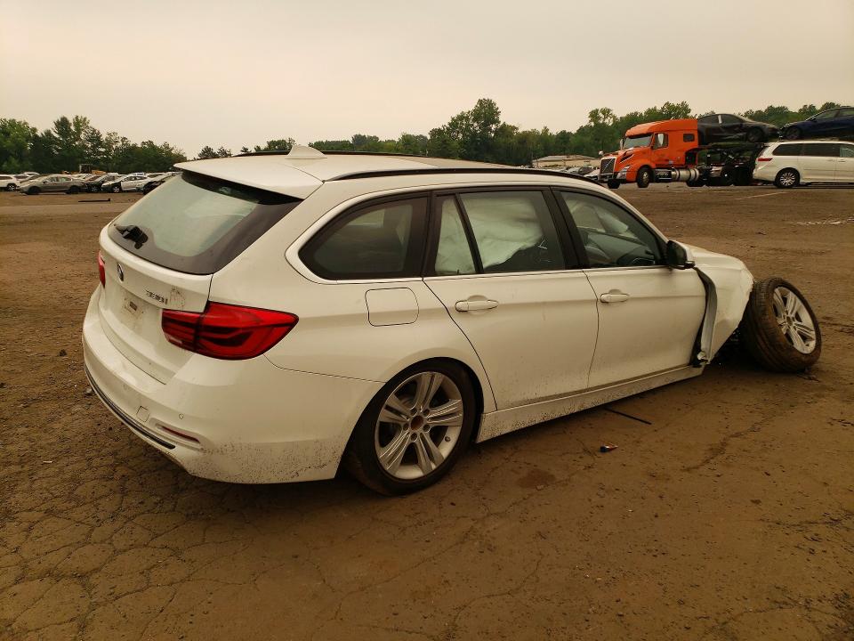 2017 Bmw 330 მანქანა იყიდება აუქციონზე, vin: WBA8K3C55HK678696, აუქციონის ნომერი: 60931336