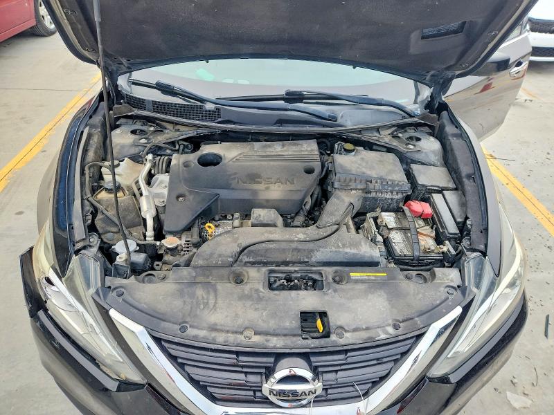 61581556 :رقم المزاد ، 1N4AL3AP1JC240060 vin ، 2018 Nissan Altima مزاد بيع