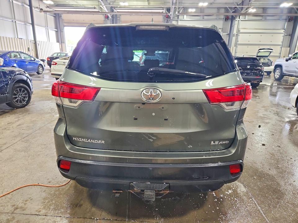 Продаж на аукціоні авто 2018 Toyota Highlander, vin: 5TDBZRFH3JS834844, номер лоту: 60195556