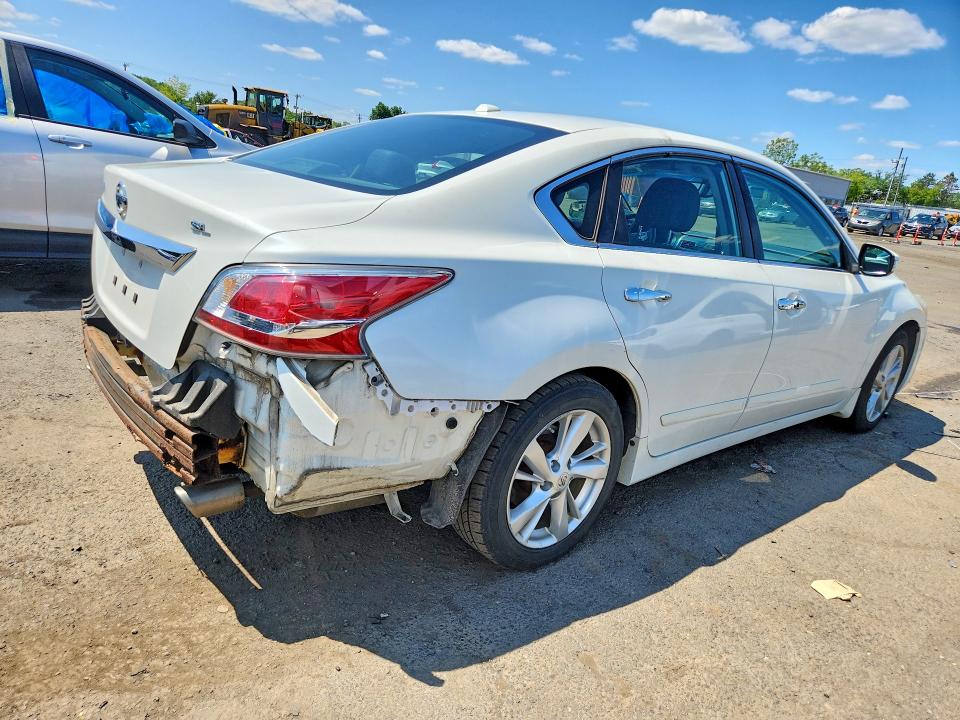 Продажа на аукционе авто 2015 Nissan Altima, vin: 1N4AL3AP0FN901444, номер лота: 61531286