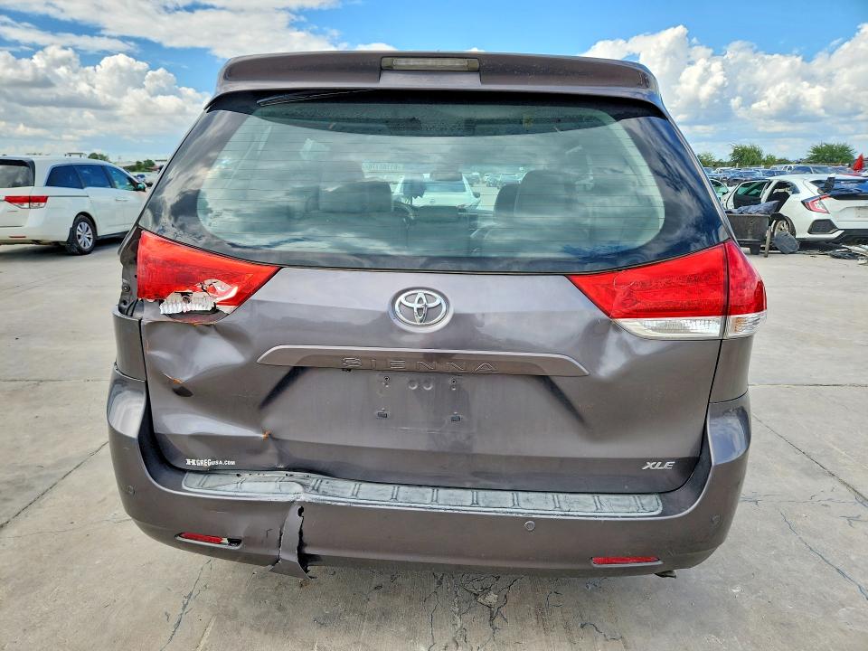 Aukcja sprzedaży 2011 Toyota Sienna, vin: 5TDYK3DC1BS092982, numer aukcji: 61188176