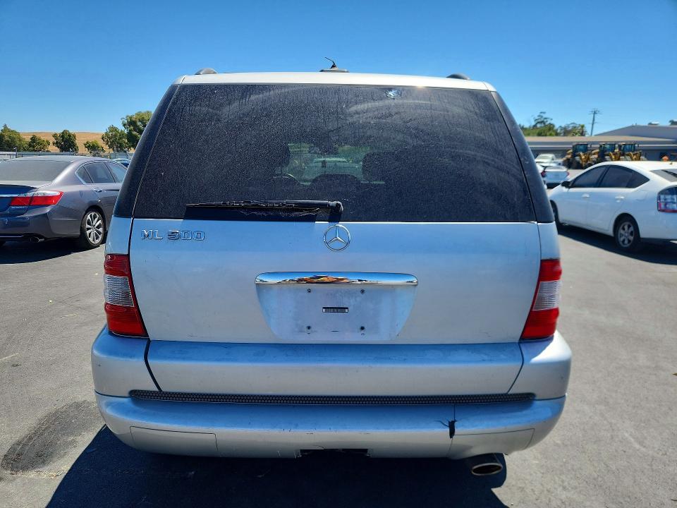 2002 Mercedes-benz Ml მანქანა იყიდება აუქციონზე, vin: 4JGAB75EX2A302982, აუქციონის ნომერი: 62698336