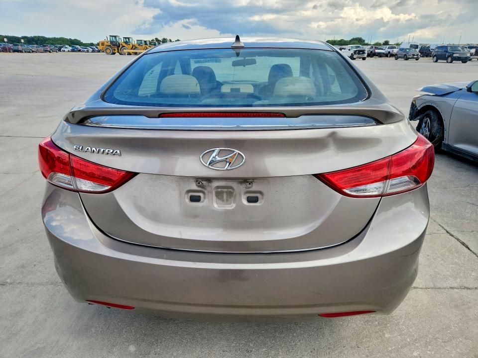 2013 Hyundai Elantra მანქანა იყიდება აუქციონზე, vin: 5NPDH4AE4DH422177, აუქციონის ნომერი: 61163146