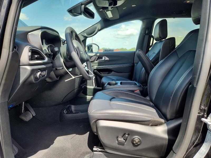 Auction sale of the 2026 Chrysler Pacifica, vin: 2C4RC1BG0TR191573, lot number: 61605736