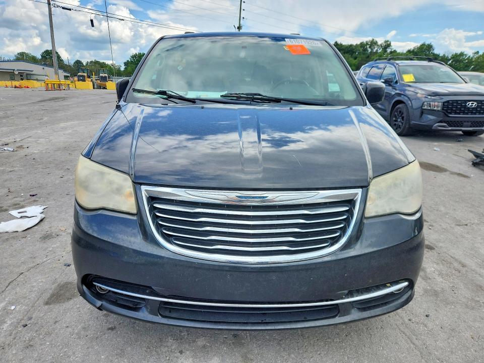 61071926 :رقم المزاد ، 2A4RR8DG0BR676230 vin ، 2011 Chrysler Town & Country مزاد بيع