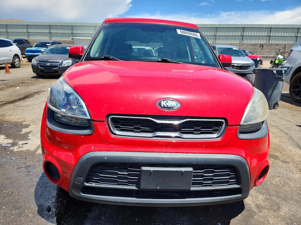 60898906 :رقم المزاد ، KNDJT2A59D7547122 vin ، 2013 Kia Soul مزاد بيع