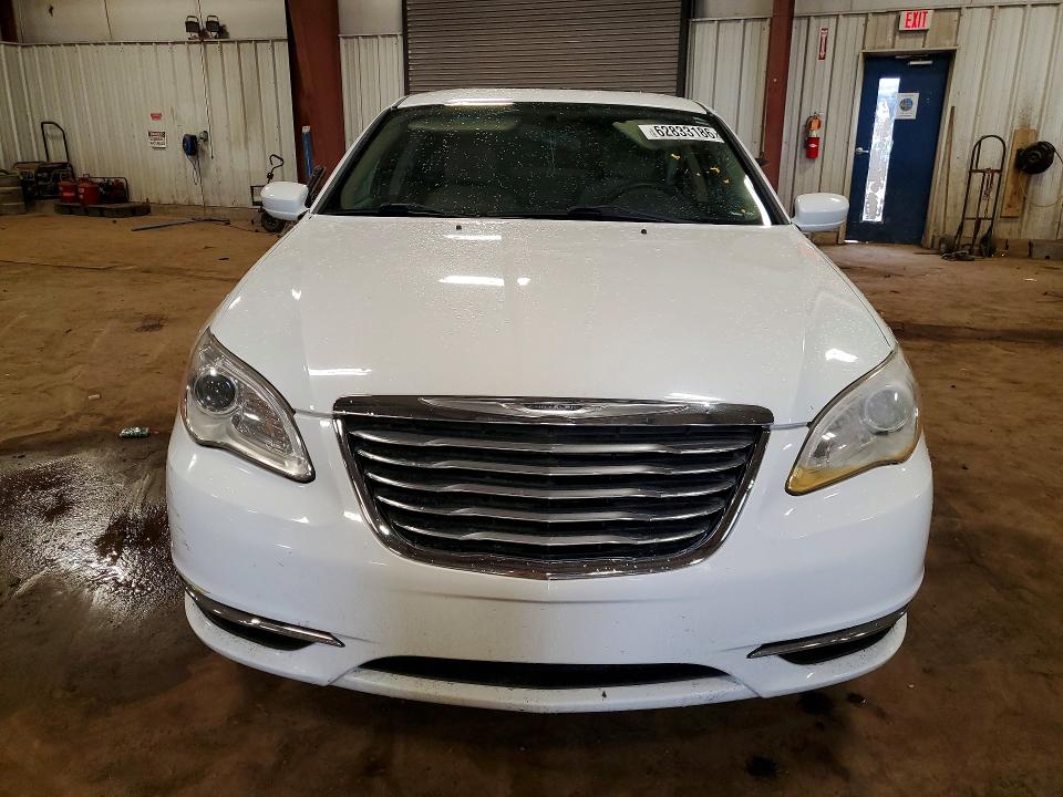 62833186 :رقم المزاد ، 1C3BC1FB2BN549627 vin ، 2011 Chrysler 200 مزاد بيع