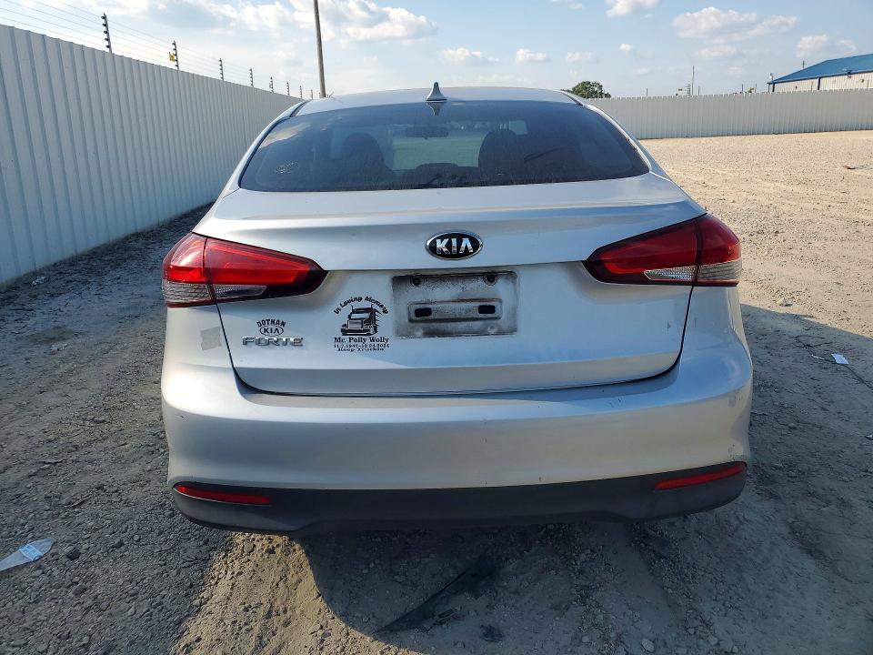 59581686 :رقم المزاد ، 3KPFK4A72HE029378 vin ، 2017 Kia Forte مزاد بيع
