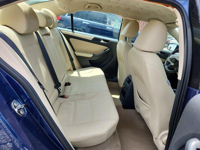 60594556 :رقم المزاد ، 3VWDP7AJ1CM075317 vin ، 2012 Volkswagen Jetta مزاد بيع