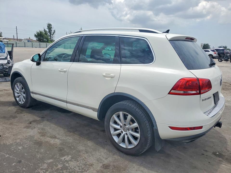 61584576 :رقم المزاد ، WVGFF9BP5BD002471 vin ، 2011 Volkswagen Touareg مزاد بيع