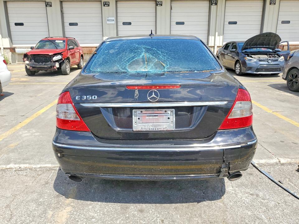 60719146 :رقم المزاد ، WDBUF56X18B206492 vin ، 2008 Mercedes-benz E مزاد بيع