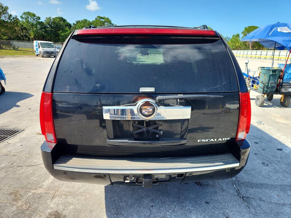 61736496 :رقم المزاد ، 1GYEC63818R105150 vin ، 2008 Cadillac Escalade مزاد بيع