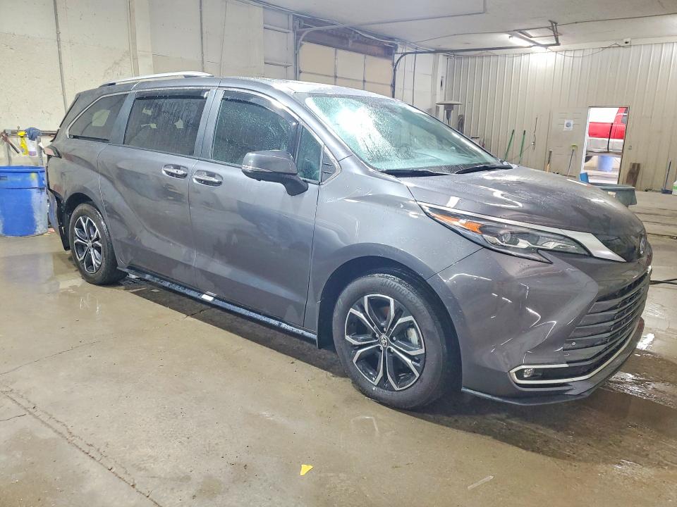 59586516 :رقم المزاد ، 5TDESKFC0SS210689 vin ، 2025 Toyota Sienna مزاد بيع