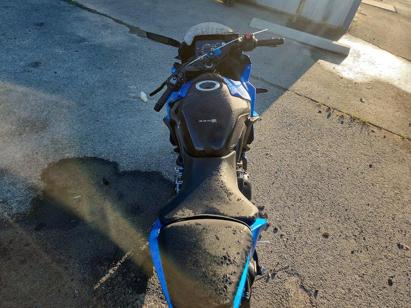 59918736 :رقم المزاد ، JS1EM13B5S7101679 vin ، 2025 Suzuki Gsx-8r مزاد بيع