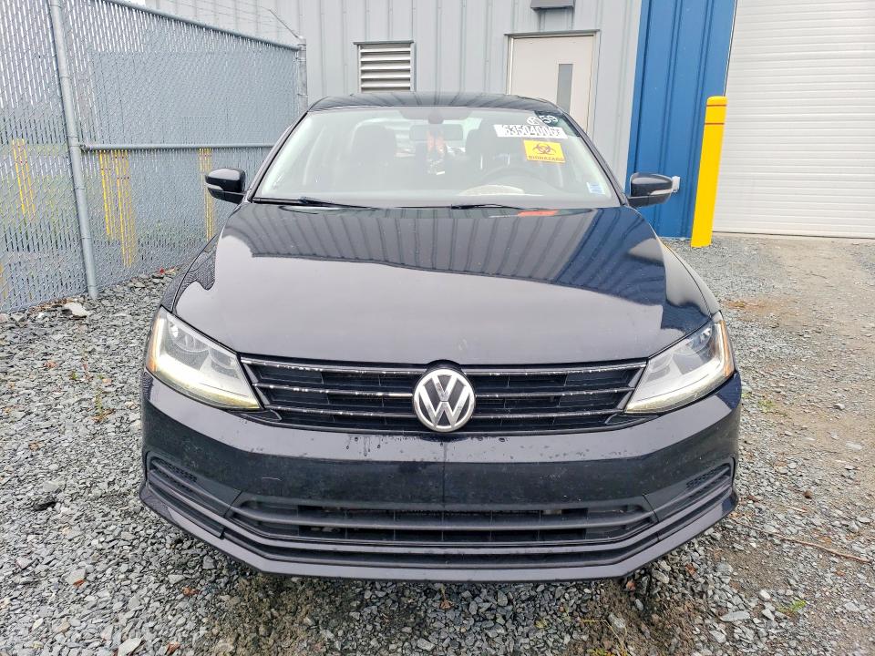 63504006 :رقم المزاد ، 3VWDB7AJ7HM306775 vin ، 2017 Volkswagen Jetta مزاد بيع