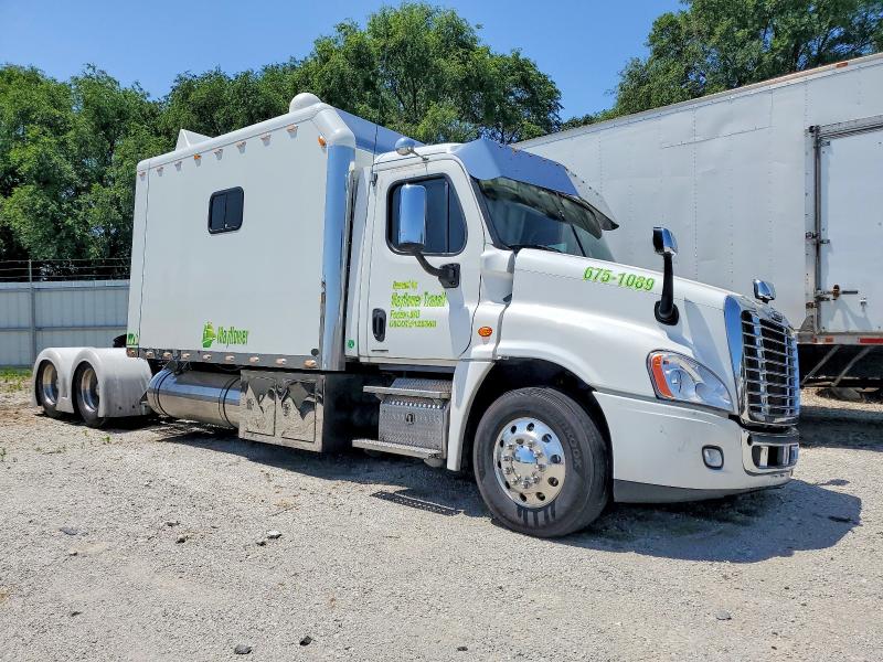 55939726 :رقم المزاد ، 1FUJGEBG0CLBL7364 vin ، 2012 Freightliner Cascadia مزاد بيع