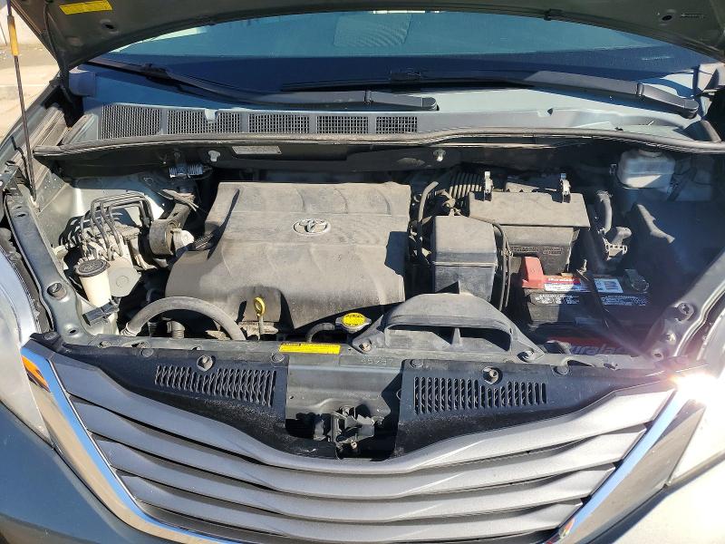 61979986 :رقم المزاد ، 5TDYK3DC3ES427082 vin ، 2014 Toyota Sienna مزاد بيع