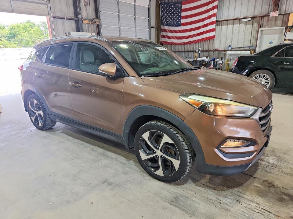 61334916 :رقم المزاد ، KM8J3CA27GU229772 vin ، 2016 Hyundai Tucson مزاد بيع
