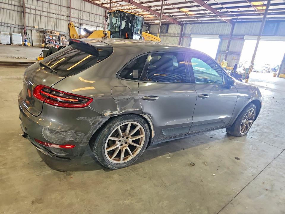 62749646 :رقم المزاد ، WP1AA2A54JLB05680 vin ، 2018 Porsche Macan مزاد بيع