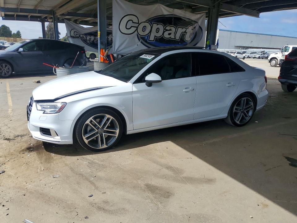 2017 Audi A3 მანქანა იყიდება აუქციონზე, vin: WAUB8GFF8H1043686, აუქციონის ნომერი: 59682936