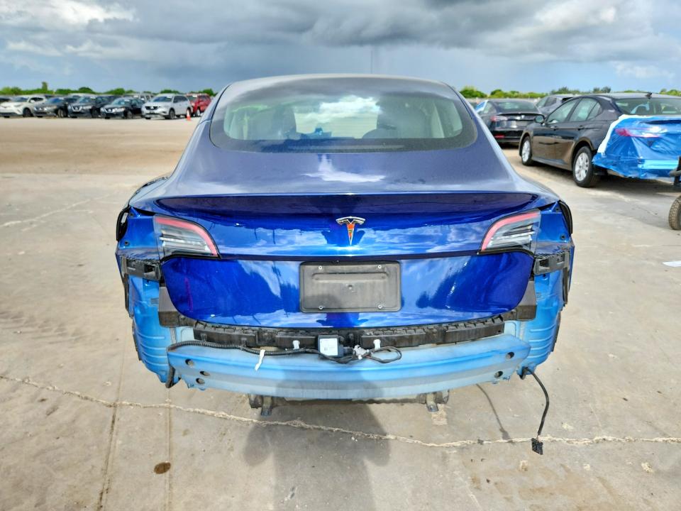 Продажа на аукционе авто 2022 Tesla Model 3, vin: 5YJ3E1EA9NF371608, номер лота: 62076316