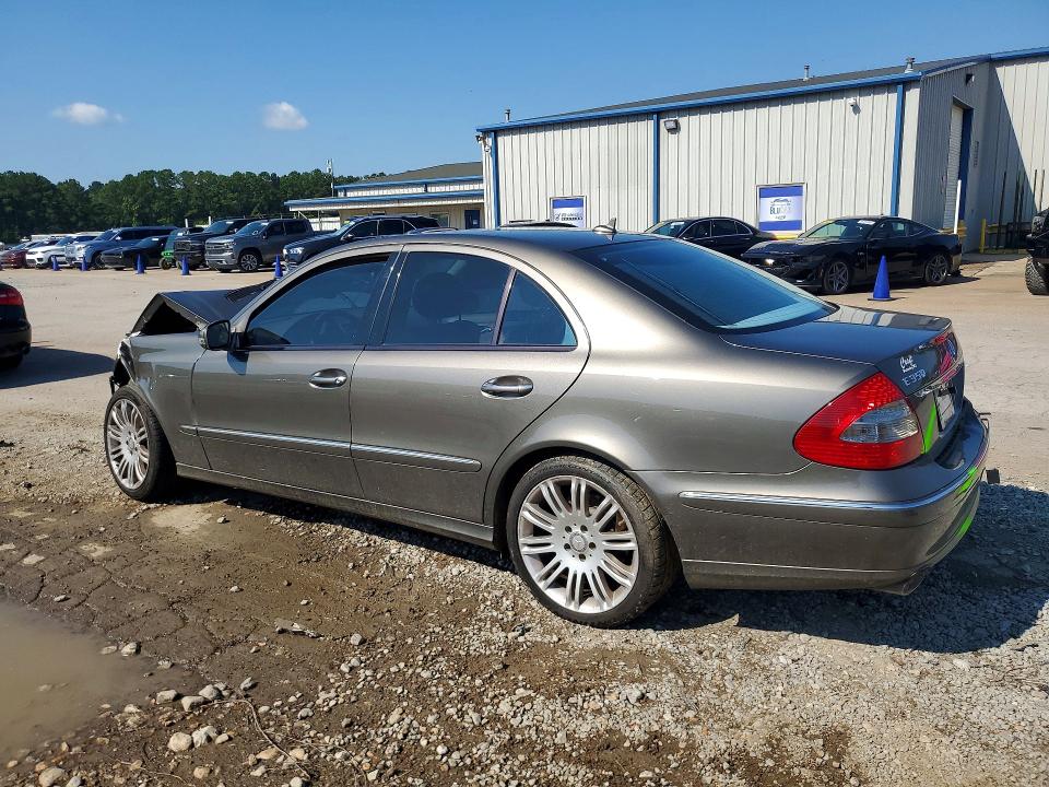 60049156 :رقم المزاد ، WDBUF56X88B264695 vin ، 2008 Mercedes-benz E مزاد بيع