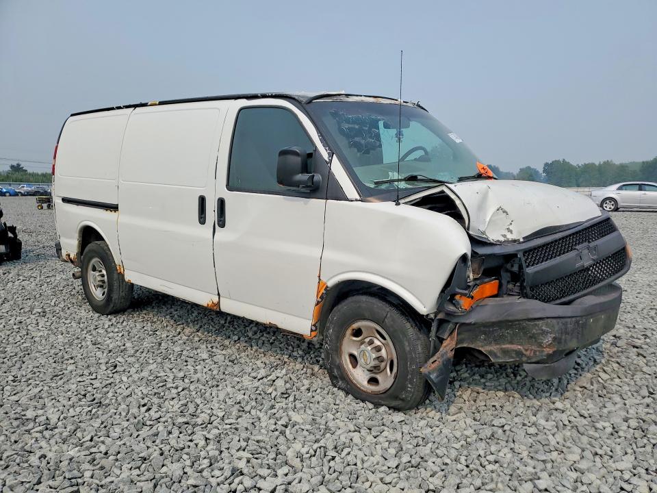 61746426 :رقم المزاد ، 1GCHG35U741124066 vin ، 2004 Chevrolet Express G3500 مزاد بيع