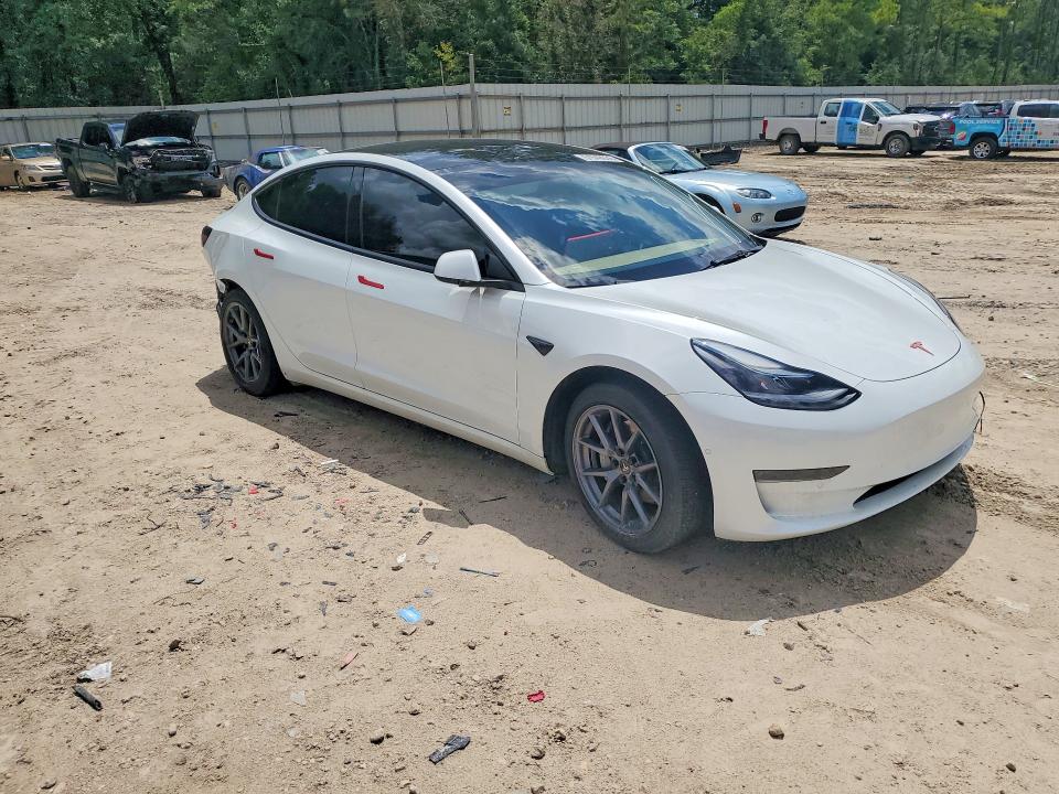 2022 Tesla Model 3 მანქანა იყიდება აუქციონზე, vin: 5YJ3E1EA5NF313995, აუქციონის ნომერი: 61546636