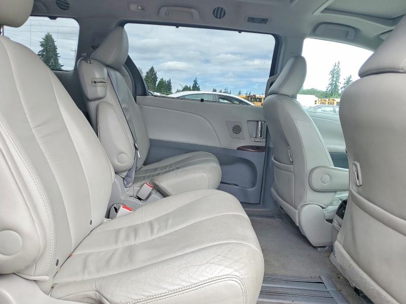 2011 Toyota Sienna მანქანა იყიდება აუქციონზე, vin: 5TDYK3DC1BS021250, აუქციონის ნომერი: 62302016