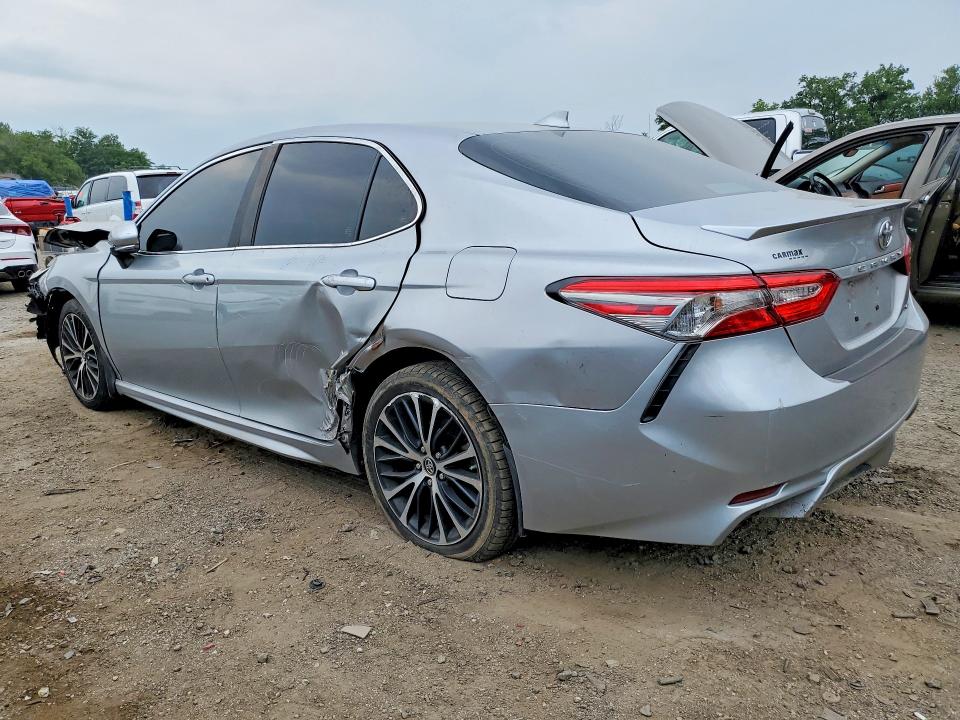 62357496 :رقم المزاد ، 4T1B11HK5KU773779 vin ، 2019 Toyota Camry مزاد بيع