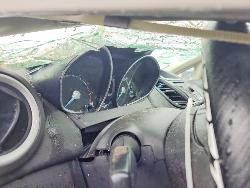 60438166 :رقم المزاد ، 3FADP4BJ5EM131316 vin ، 2014 Ford Fiesta مزاد بيع