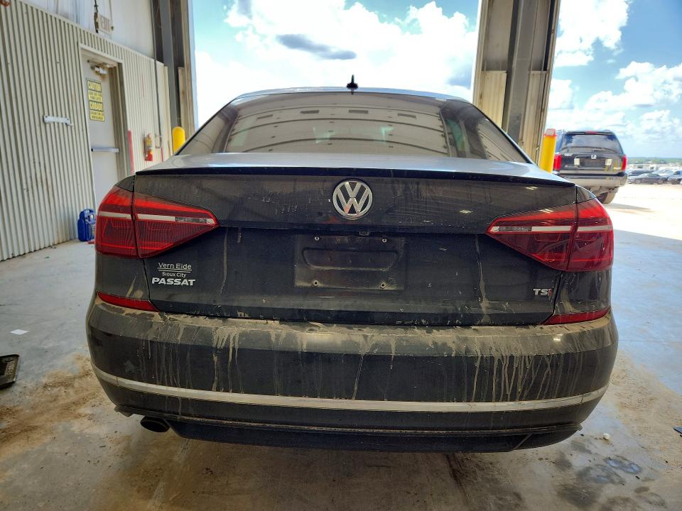 Продажа на аукционе авто 2018 Volkswagen Passat, vin: 1VWAA7A30JC028946, номер лота: 60719506