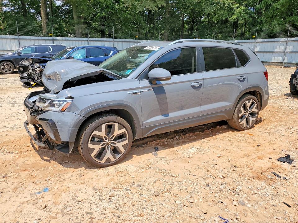 62753646 :رقم المزاد ، 3VV2X7B2XNM059400 vin ، 2022 Volkswagen Taos مزاد بيع