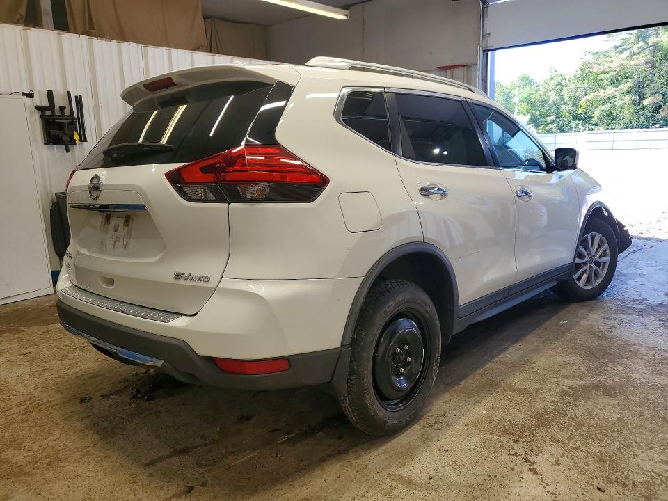 62318536 :رقم المزاد ، KNMAT2MV6HP597476 vin ، 2017 Nissan Rogue مزاد بيع