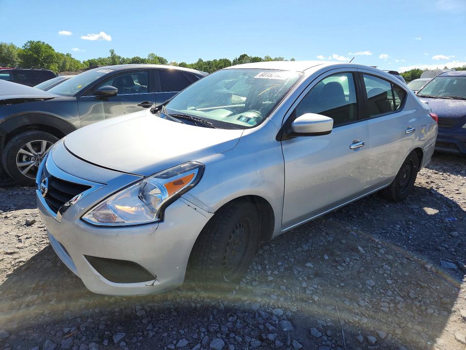 60152146 :رقم المزاد ، 3N1CN7AP1KL880976 vin ، 2019 Nissan Versa مزاد بيع