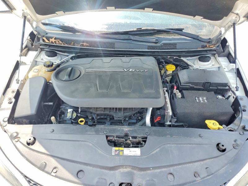 62983166 :رقم المزاد ، 1C3CCCCG6FN661403 vin ، 2015 Chrysler 200 مزاد بيع