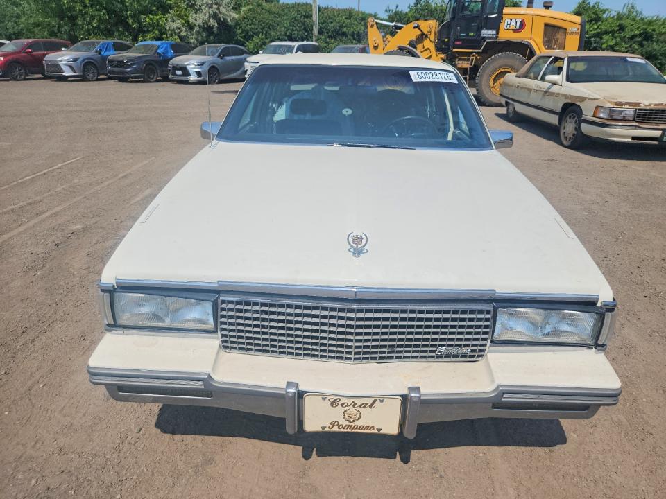 1988 Cadillac Deville მანქანა იყიდება აუქციონზე, vin: 1G6CD5159J4333738, აუქციონის ნომერი: 60028126