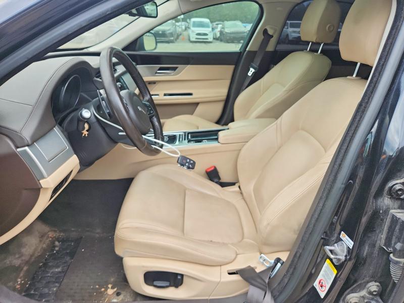 2017 Jaguar Xf მანქანა იყიდება აუქციონზე, vin: SAJBJ4BV2HCY40766, აუქციონის ნომერი: 58941436