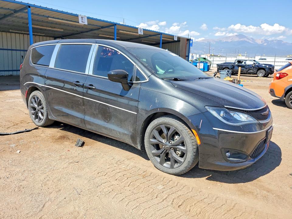 Продажа на аукционе авто 2019 Chrysler Pacifica, vin: 2C4RC1FG7KR560602, номер лота: 61542146