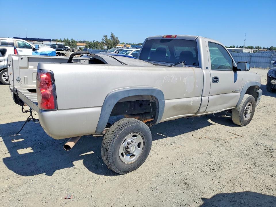 60982576 :رقم المزاد ، 1GCHC24U86E218766 vin ، 2006 Chevrolet Silverado مزاد بيع