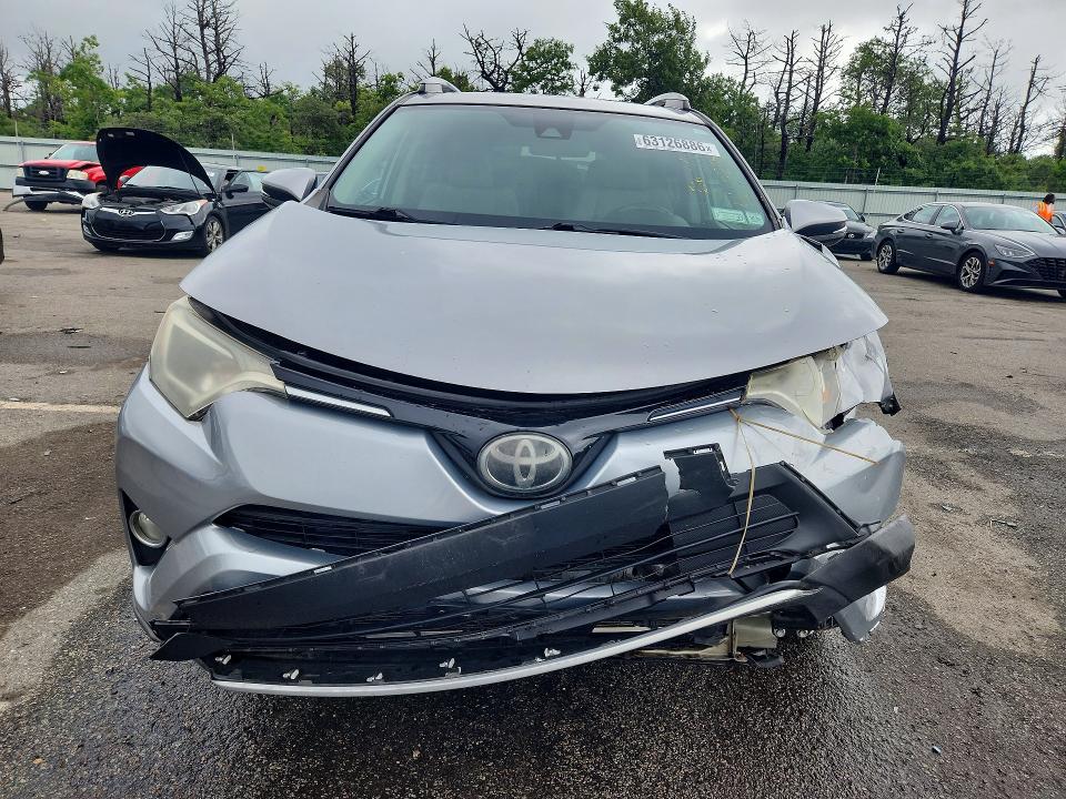 63126886 :رقم المزاد ، 2T3RFREV5HW569383 vin ، 2017 Toyota Rav4 مزاد بيع