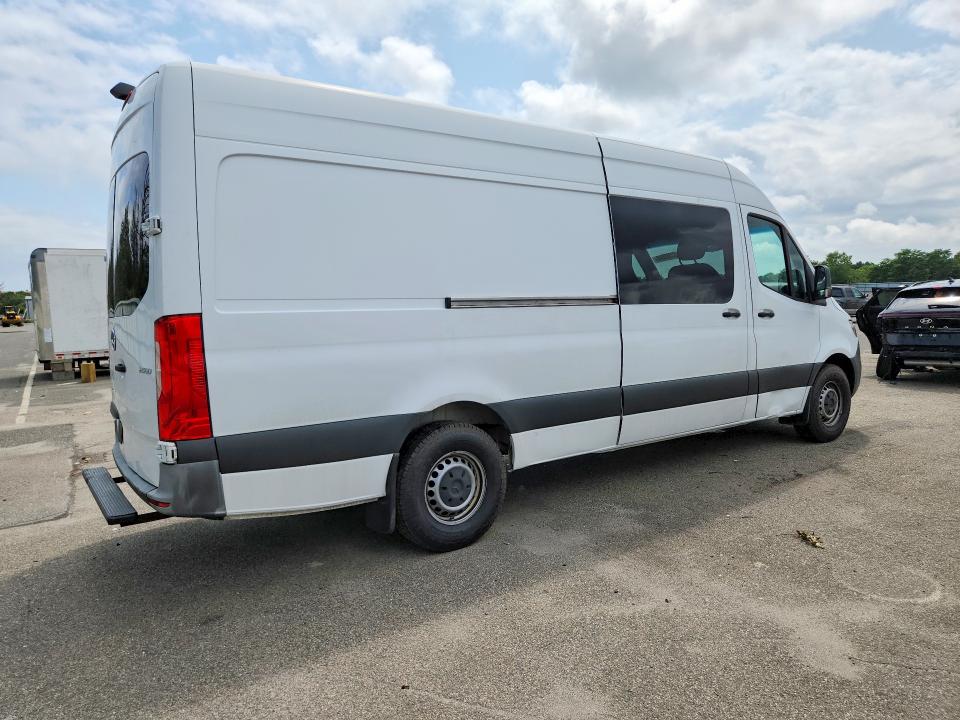 63360046 :رقم المزاد ، W1Y4DCHY6NT084831 vin ، 2022 Mercedes-benz Sprinter مزاد بيع