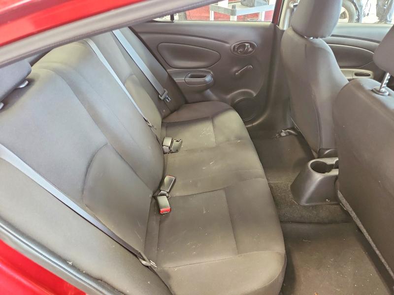 60657526 :رقم المزاد ، 3N1CN7AP8JL868242 vin ، 2018 Nissan Versa مزاد بيع