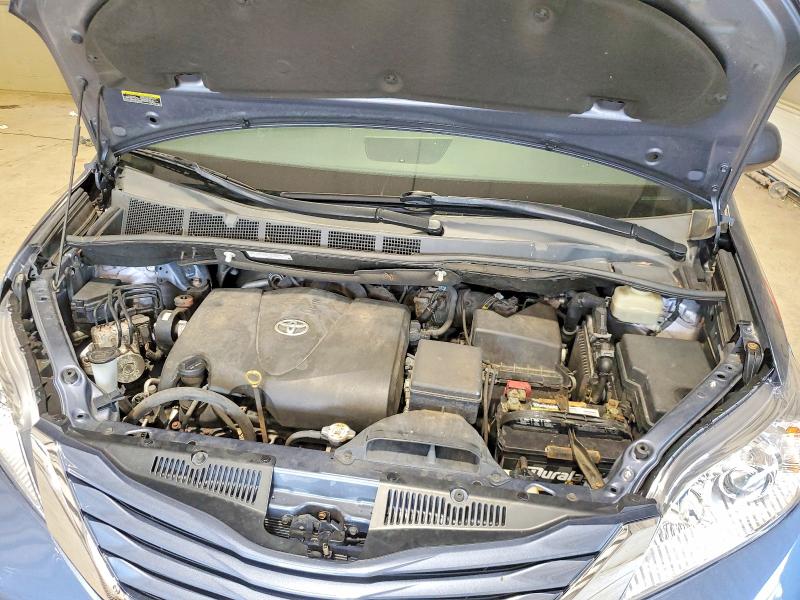 Auction sale of the 2017 Toyota Sienna, vin: 5TDYZ3DC5HS772887, lot number: 61165986
