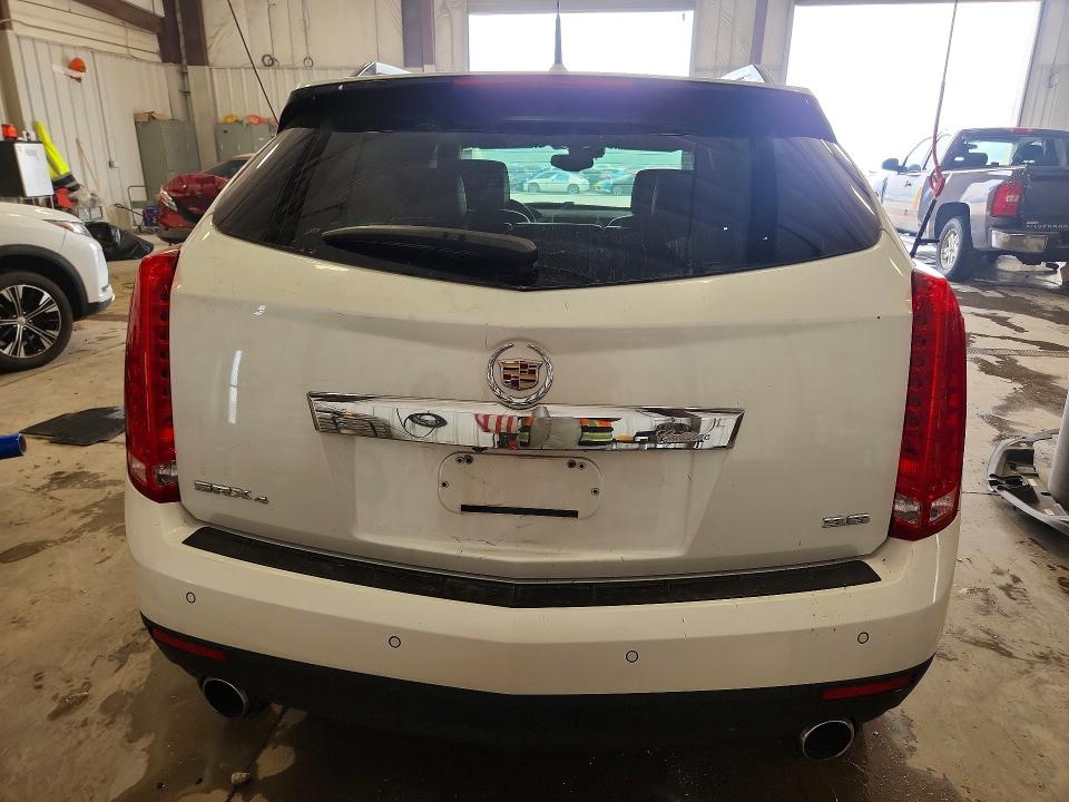 60377736 :رقم المزاد ، 3GYFNFE33ES577049 vin ، 2014 Cadillac Srx مزاد بيع